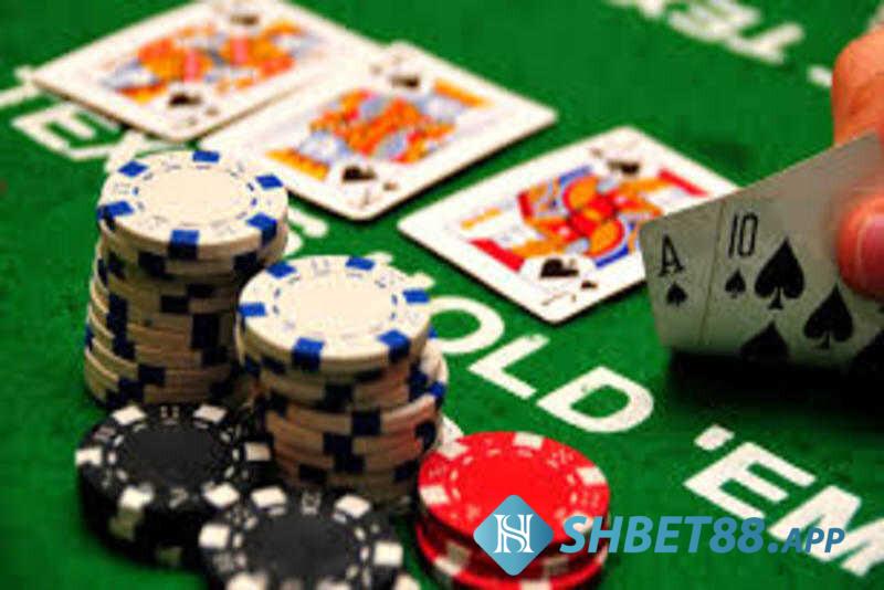 Poker Shbet là trò chơi cá cược quen thuộc 